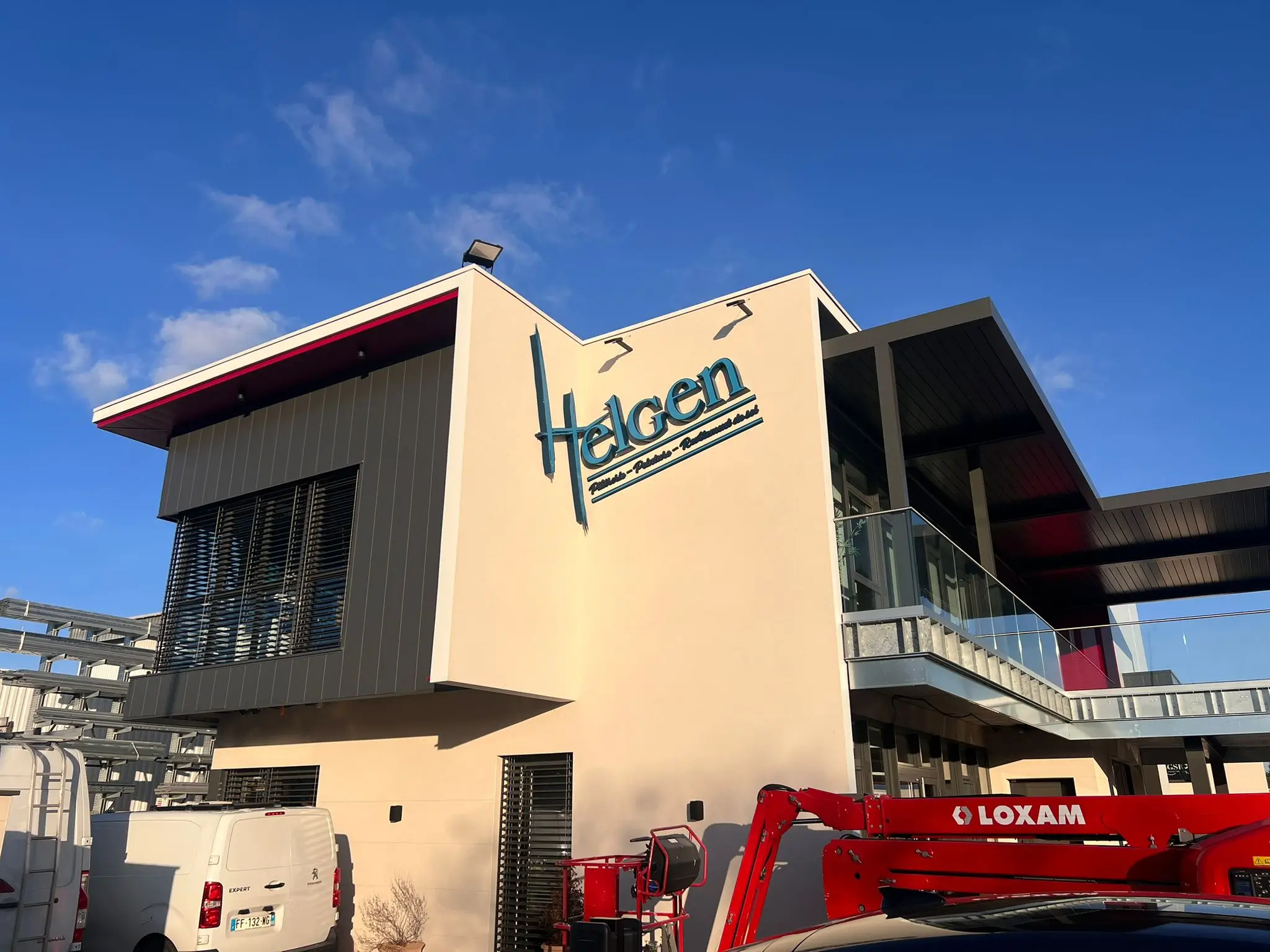 enseigne-exterieure-helgen-id-graphic-01